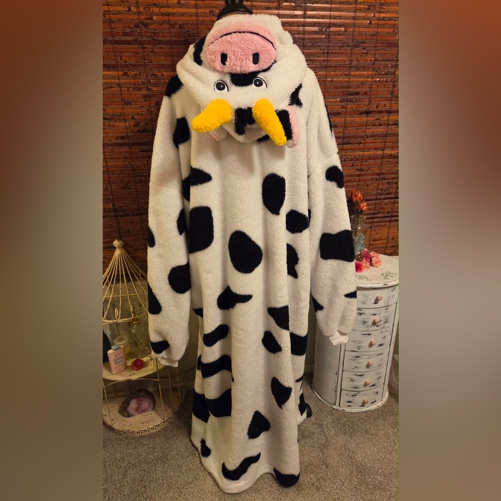 Plush Cow Print Hooded Wearable Pullover Robe/Jammies - Picture 3 of 8